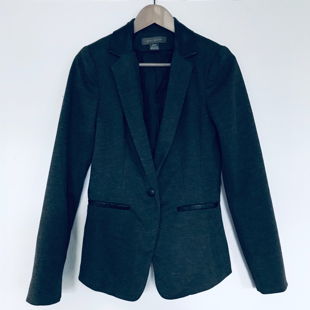 Women’s Grey Blazer w/ black pleather collar